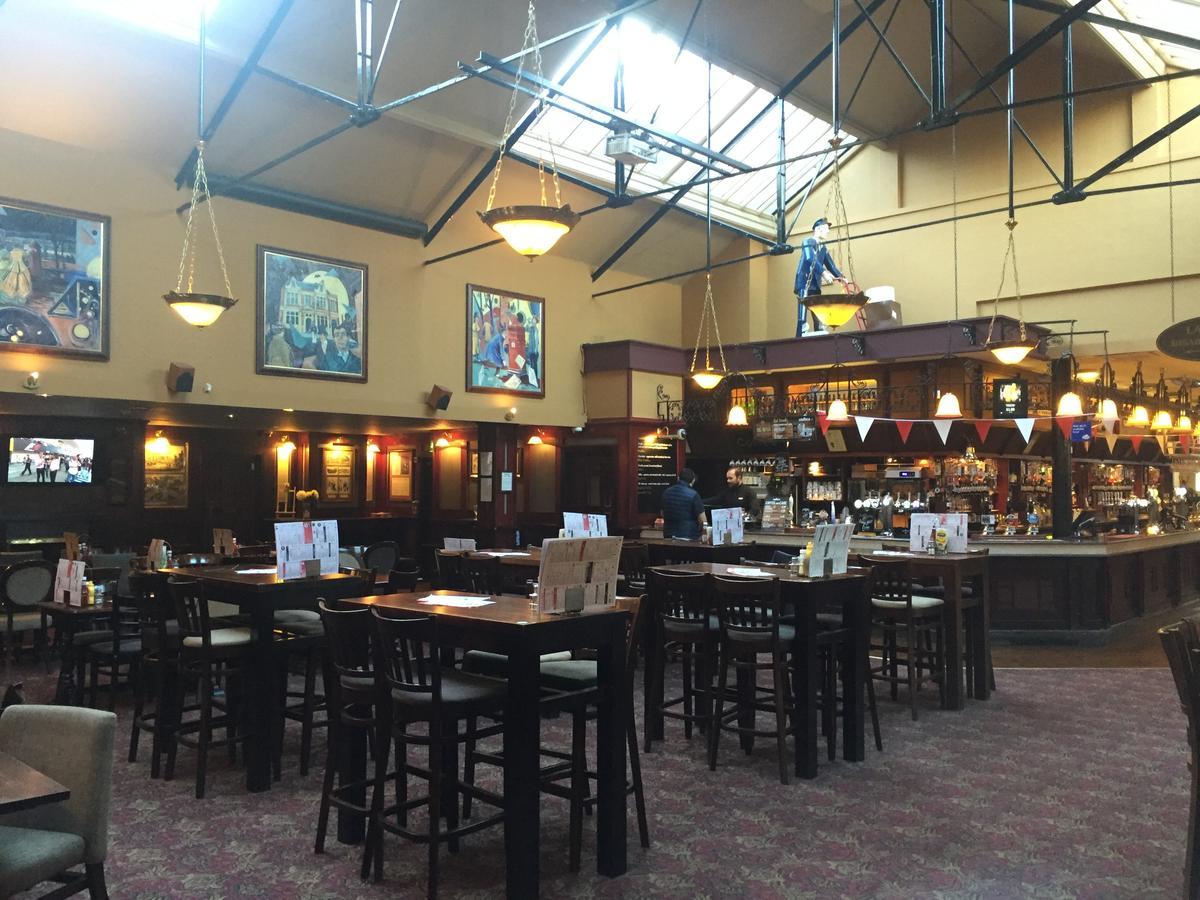 The Last Post Wetherspoon Hotel Southend-on-Sea Exteriör bild